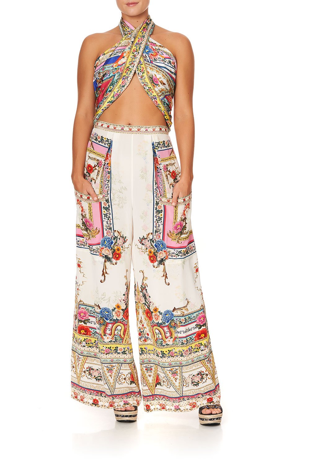 LARGE SQUARE SCARF PARTY IN THE PALACE