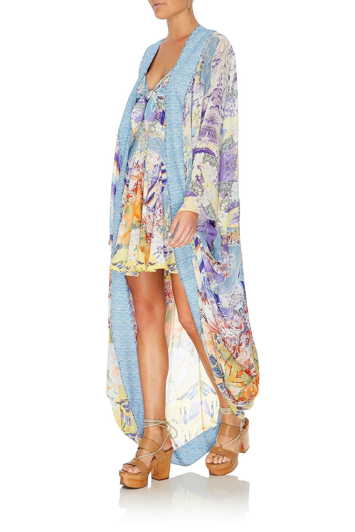 LONG CAPE GIRL IN THE KIMONO