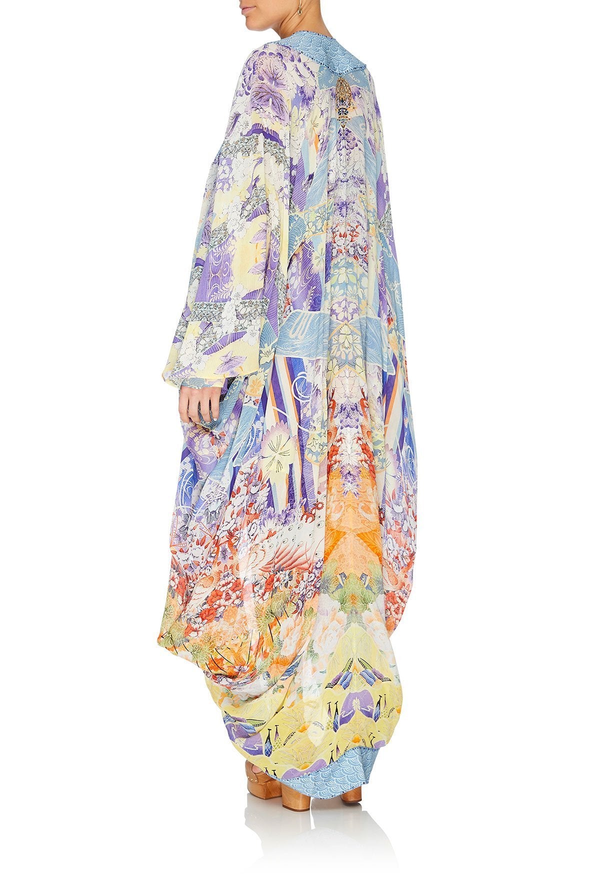 LONG CAPE GIRL IN THE KIMONO