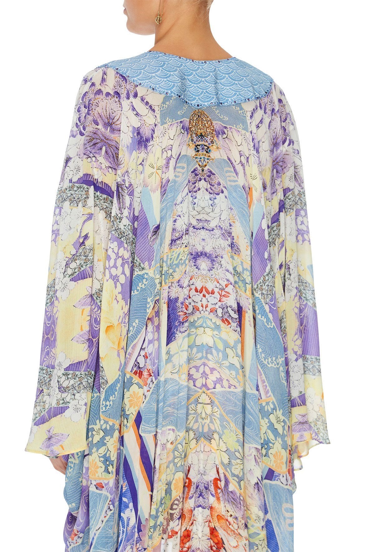 LONG CAPE GIRL IN THE KIMONO