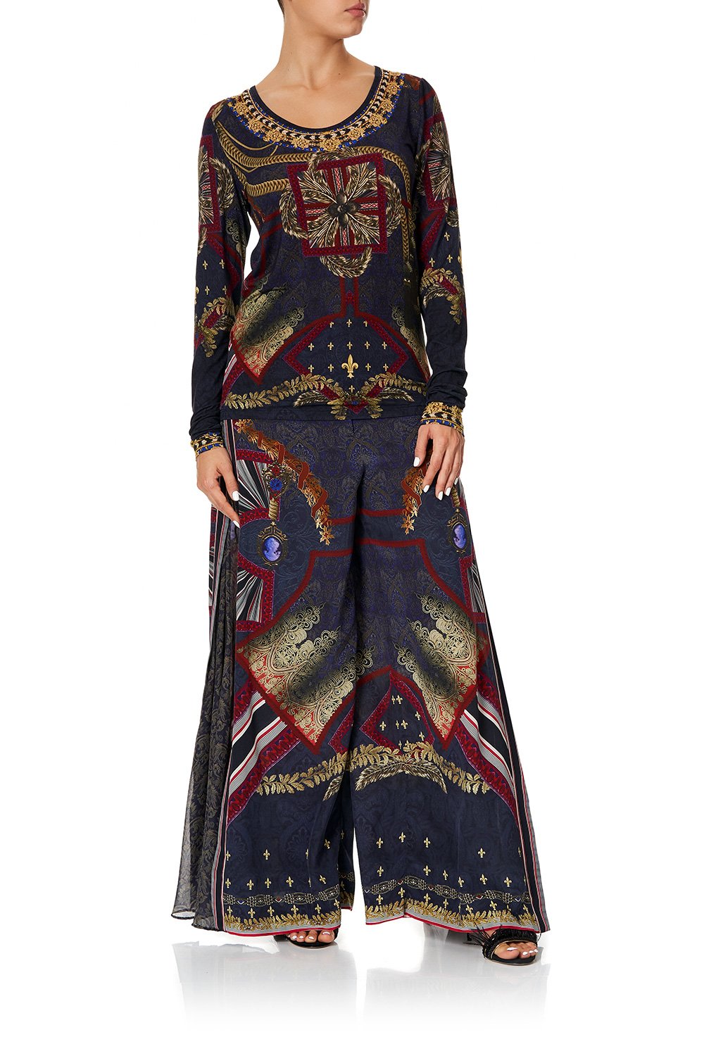 LONG SLEEVE FITTED TOP THIS CHARMING WOMAN