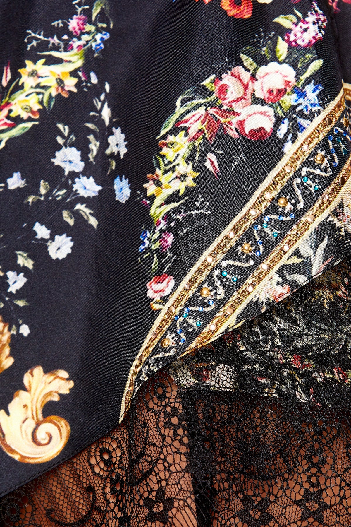 LOOSE LACE HEM SHORT FRIEND IN FLORA