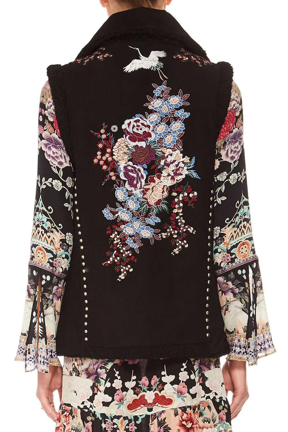 CAMILLA NIGHTS WITH HER SHEARLING WAISTCOAT W POCKETS