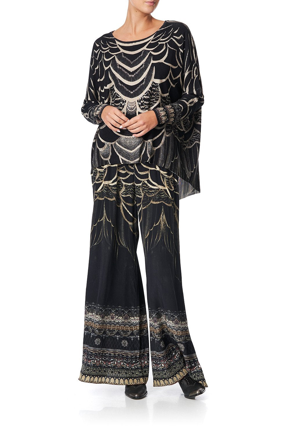 OVERSIZE LONG JUMPER UNDER A FULL MOON