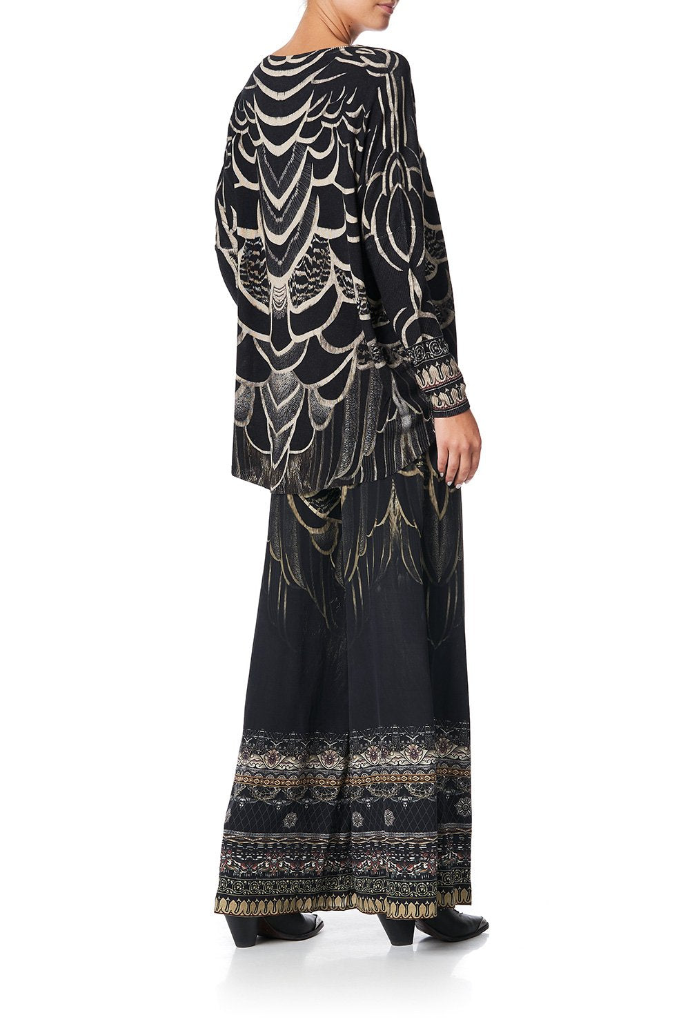 OVERSIZE LONG JUMPER UNDER A FULL MOON