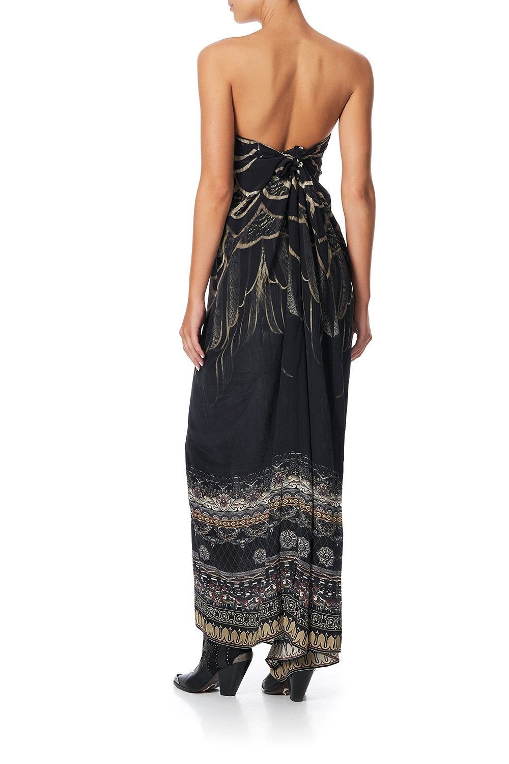 ROUND NECK KAFTAN UNDER A FULL MOON