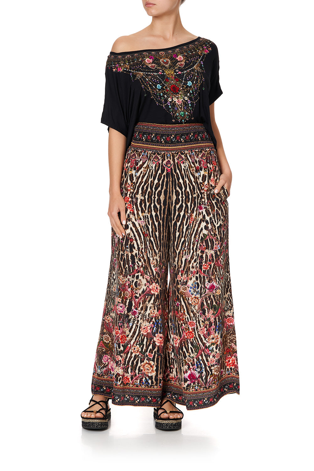 LOOSE FIT TEE A GIRL LIKE YOU