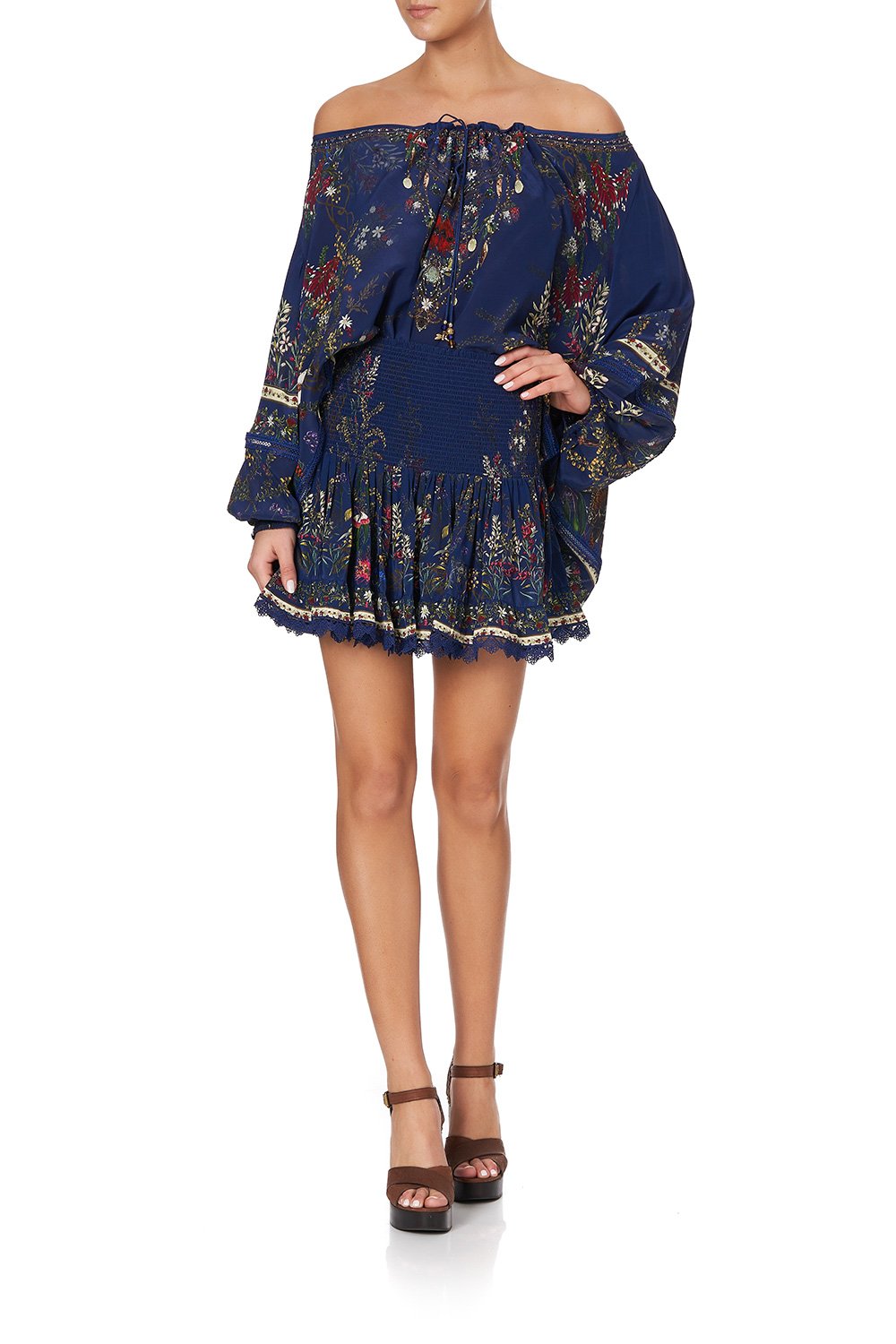 SHORT SHIRRED SKIRT WINGS IN ARMS