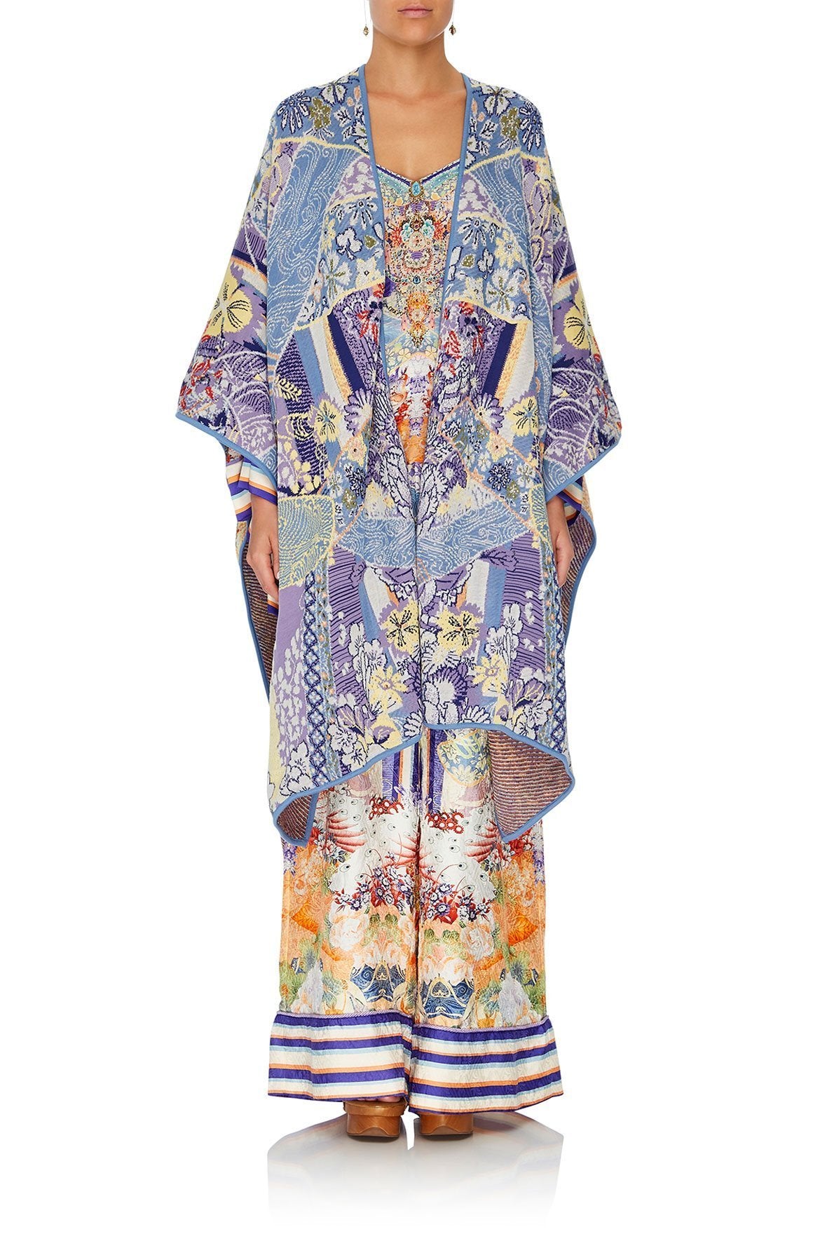 THROW OVER PONCHO GIRL IN THE KIMONO