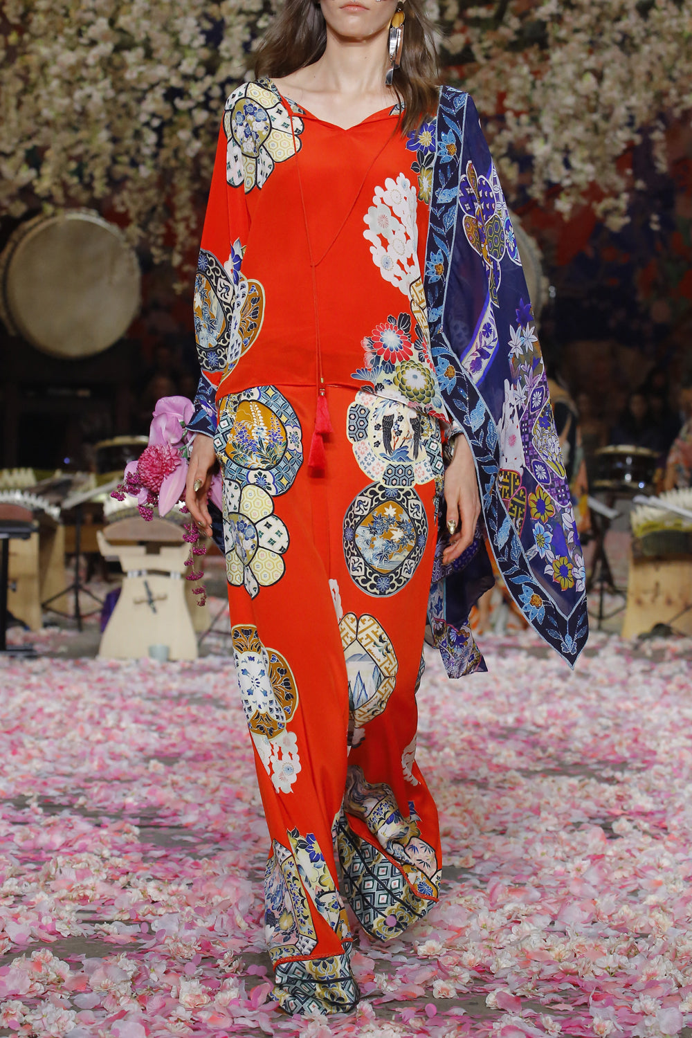 CAMILLA FOUND IN TRANSLATION RAGLAN SLEEVE BLOUSE WCUFF