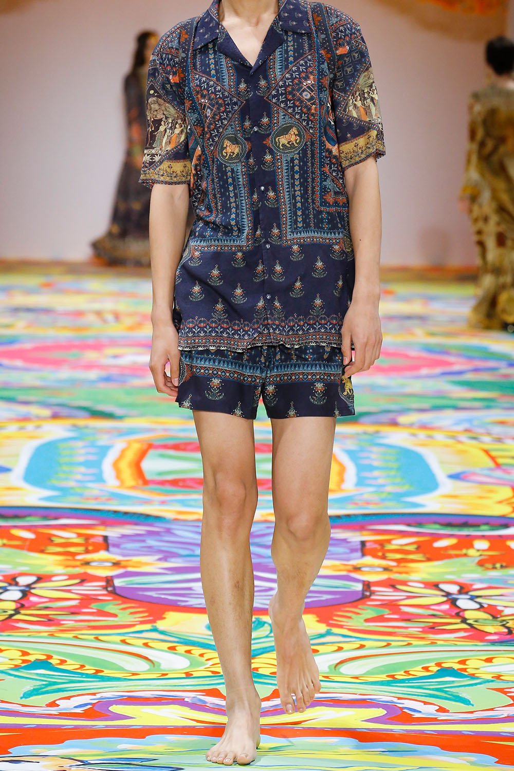 BLISS OF BOHEMIA MENS ELASTIC WAIST BOARDSHORT