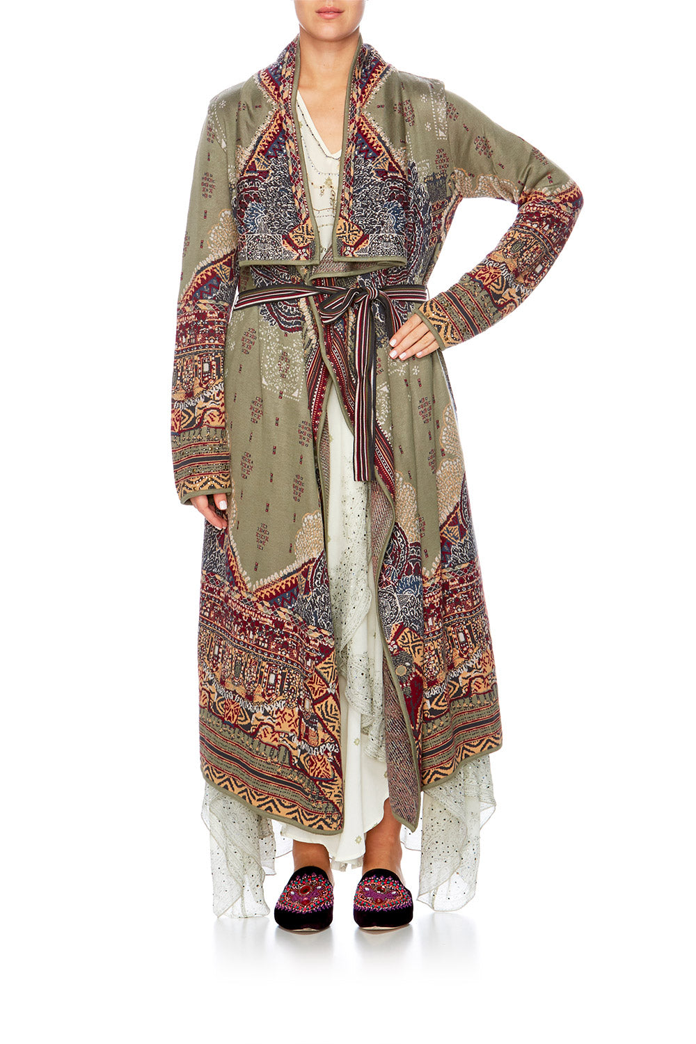 THE CARAVAN OVERSIZED COLLAR KNIT