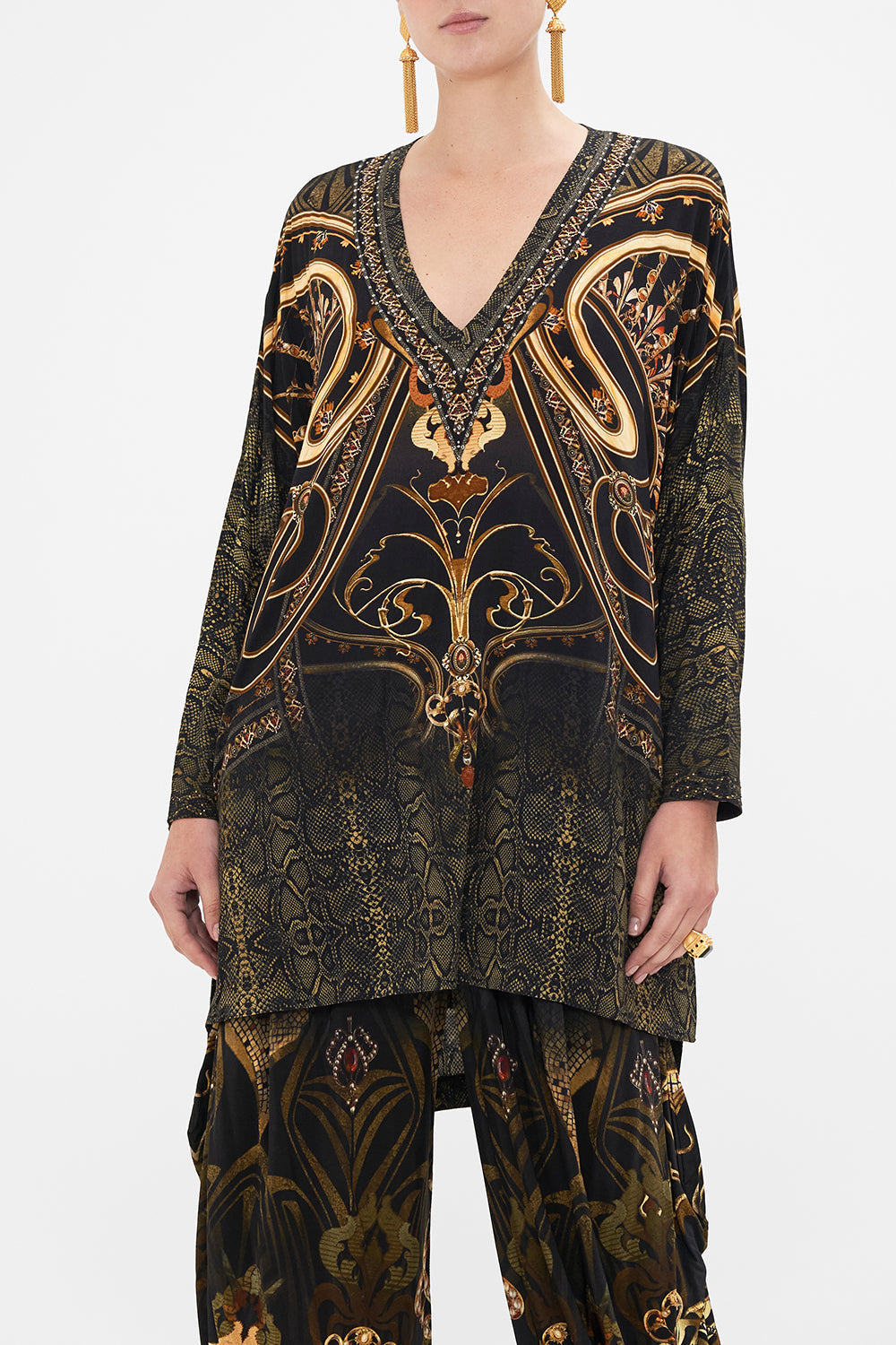 CAMILLA graphic tee in Nouveau Noir print