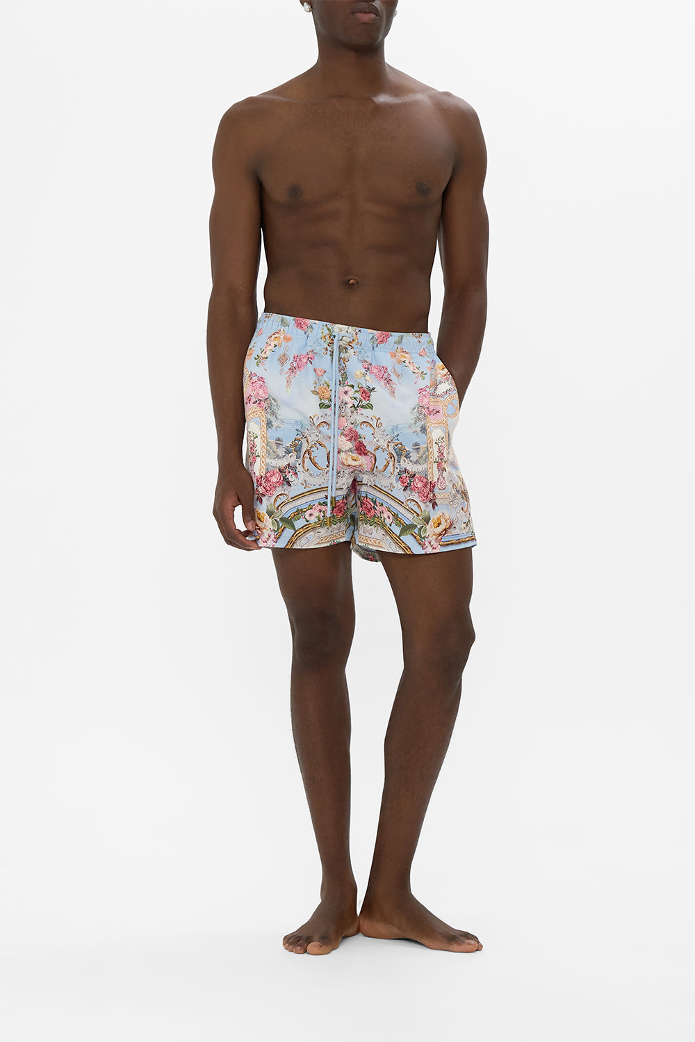 BERMUDA DE LARGO MEDIO CON CINTURA ELÁSTICA ESTAMPADA TIME
