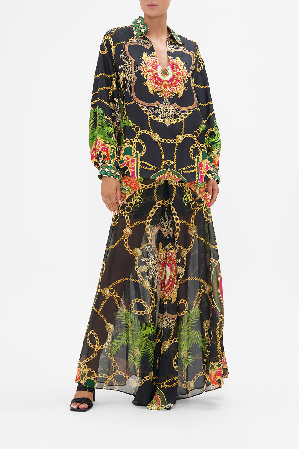 V-NECK BLOUSE WITH COLLAR JEALOUSY AND JEWELS