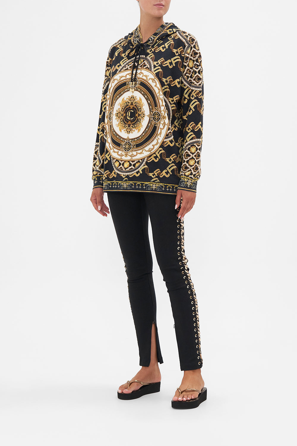 HOODY WITH POCKETS TETHER ME NOT