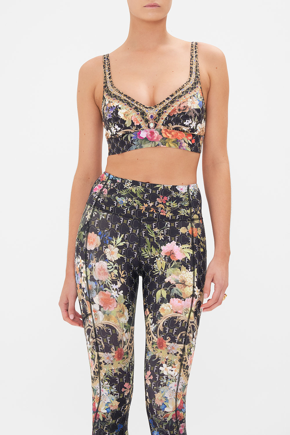 V-NECK ACTIVE CROP A GIFT FROM THE BARON