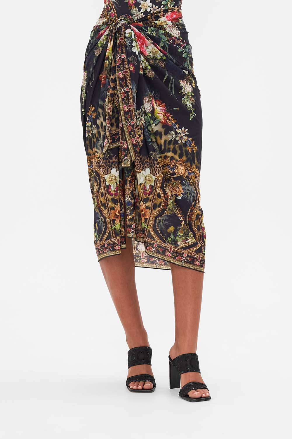 LONG SARONG A NIGHT AT THE OPERA