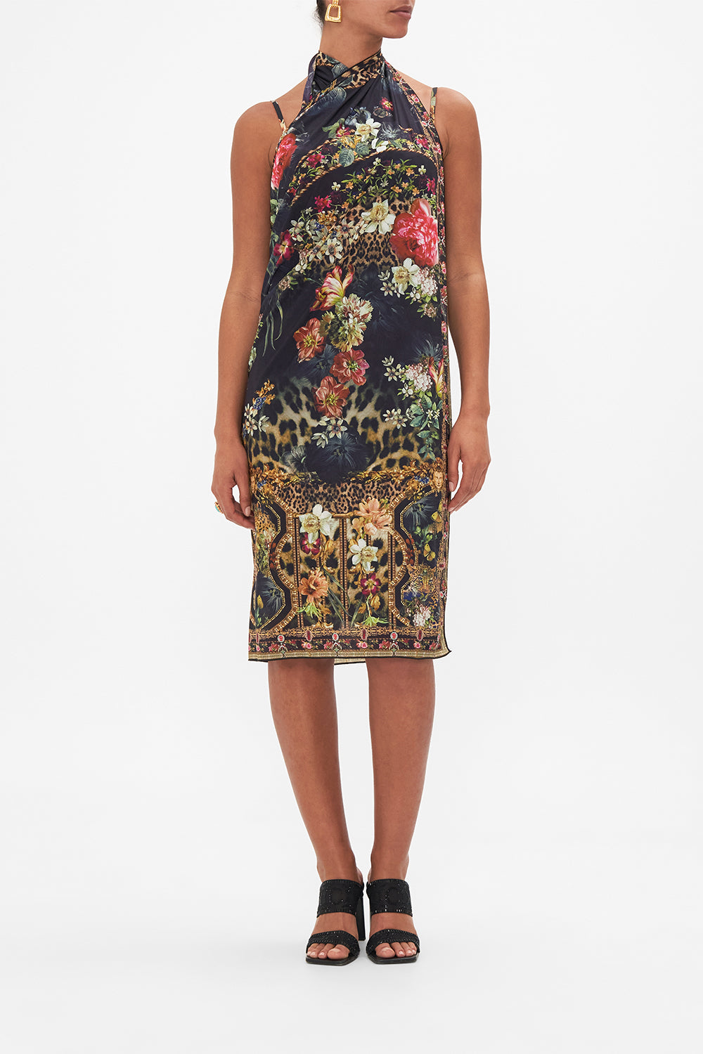 LONG SARONG A NIGHT AT THE OPERA