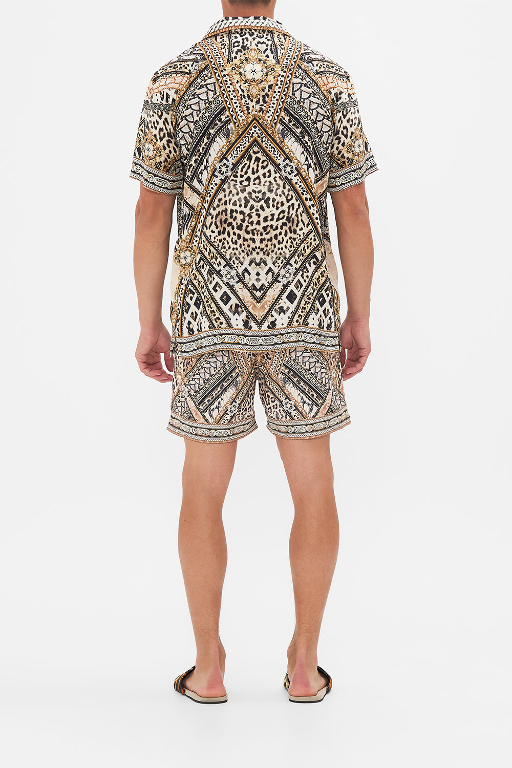SHORT SLEEVE CAMP COLLARED SHIRT A TILED WONDERLAND