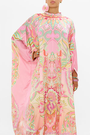 HIGH COLLAR KAFTAN WITH TIE A HEART THAT FLUTTERS