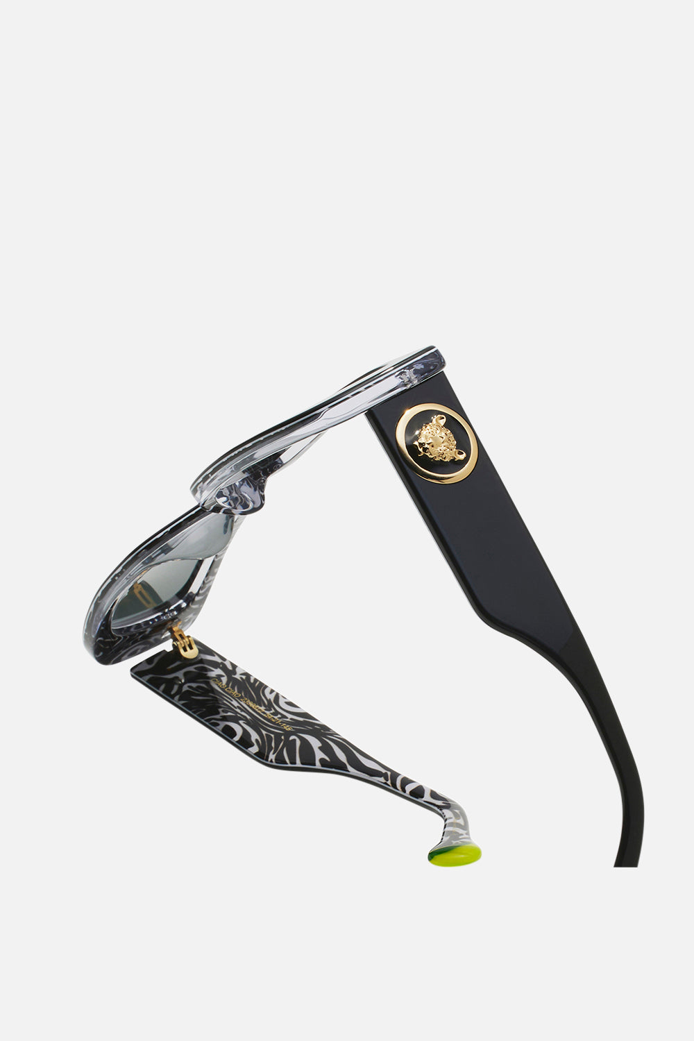 The CAMILLA CIAO CIAO SUNGLASSES SOLID BLACK in our  print.