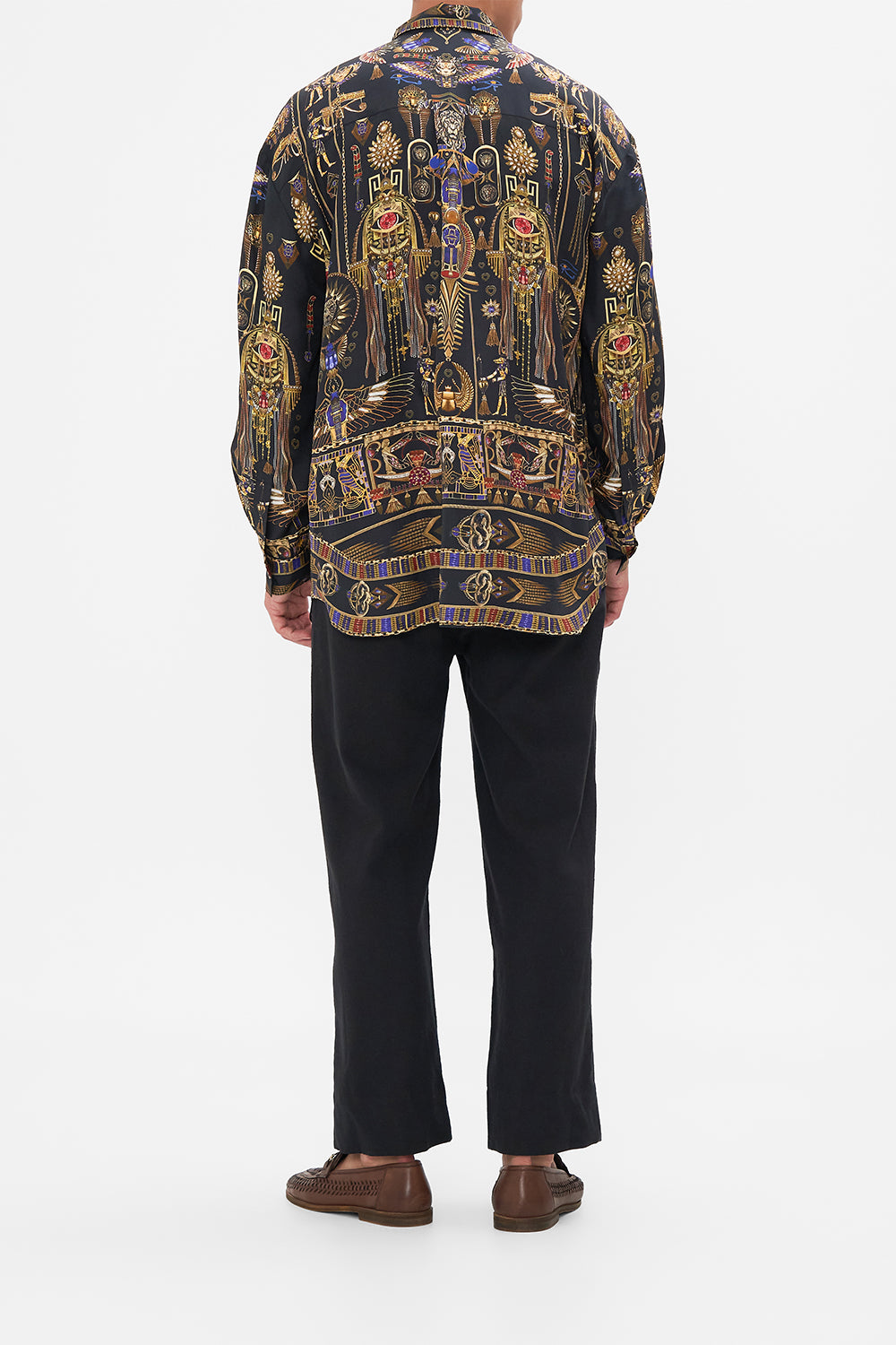 The CAMILLA MENS OVERSIZED SHIRT CARTOUCHE KINGDOM in our  print.