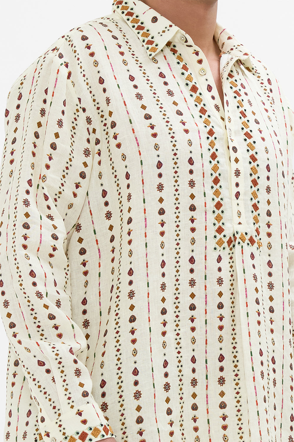 The CAMILLA MENS HALF PLACKET TUNIC SHIRT NOMAD NATURE in our  print.