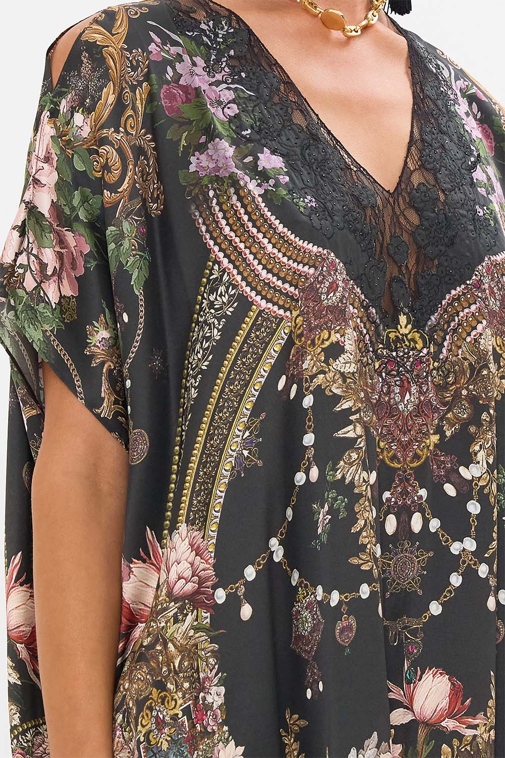 CAMILLA slim fit kaftan with lace and embroidery in Dynasty Daze print. 