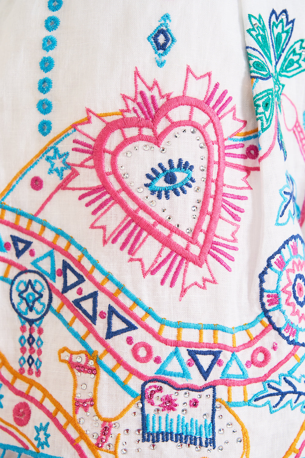 TUCK FRONT SHORT WITH BELT LIVING IN COLOUR