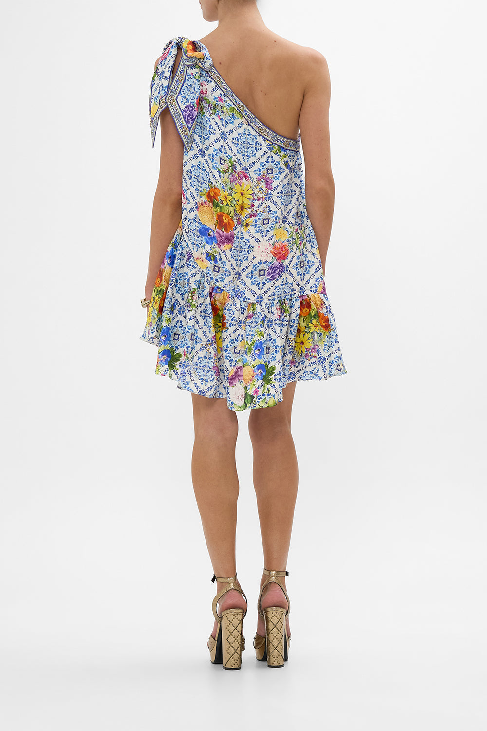 VESTIDO CORTO CON UN HOMBRO Y LAZO WALL TO WALL WONDERS
