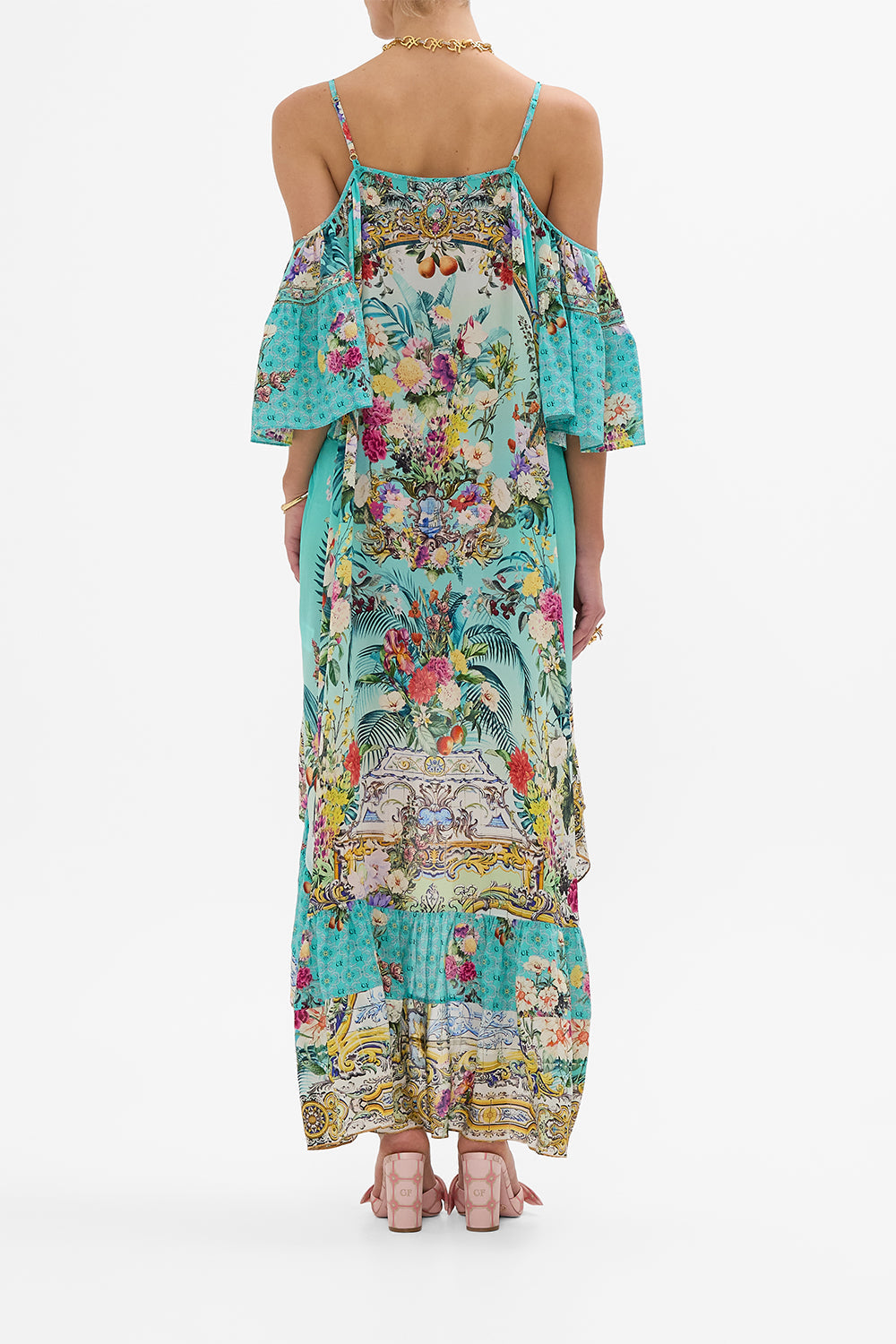 VESTIDO CON HOMBROS DESCUBIERTOS CORTE ALTO-BAJO JARDINES DE QUELUZ