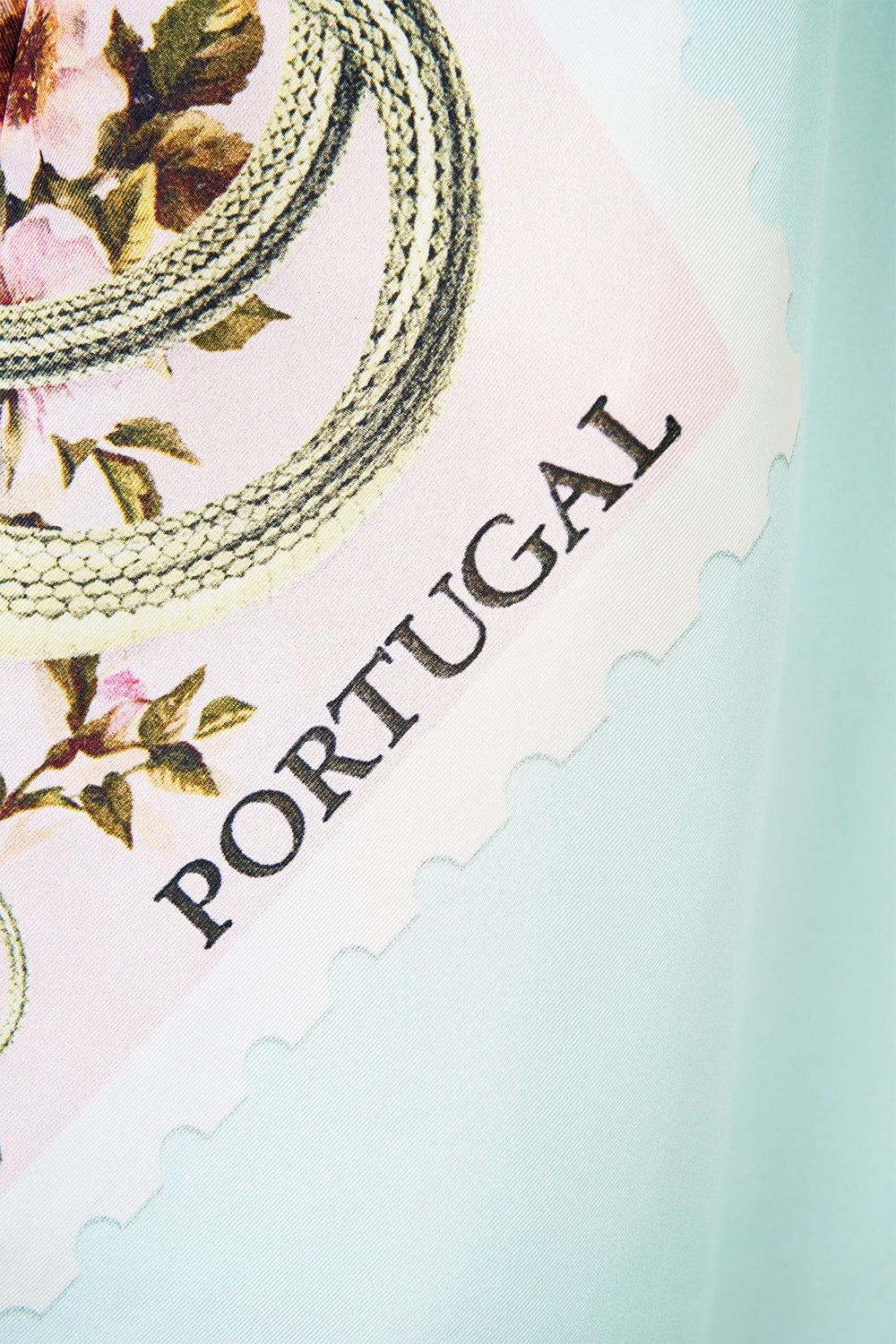 BAGGY MID LENGTH WALK SHORT WITH LOVE FROM LISBON