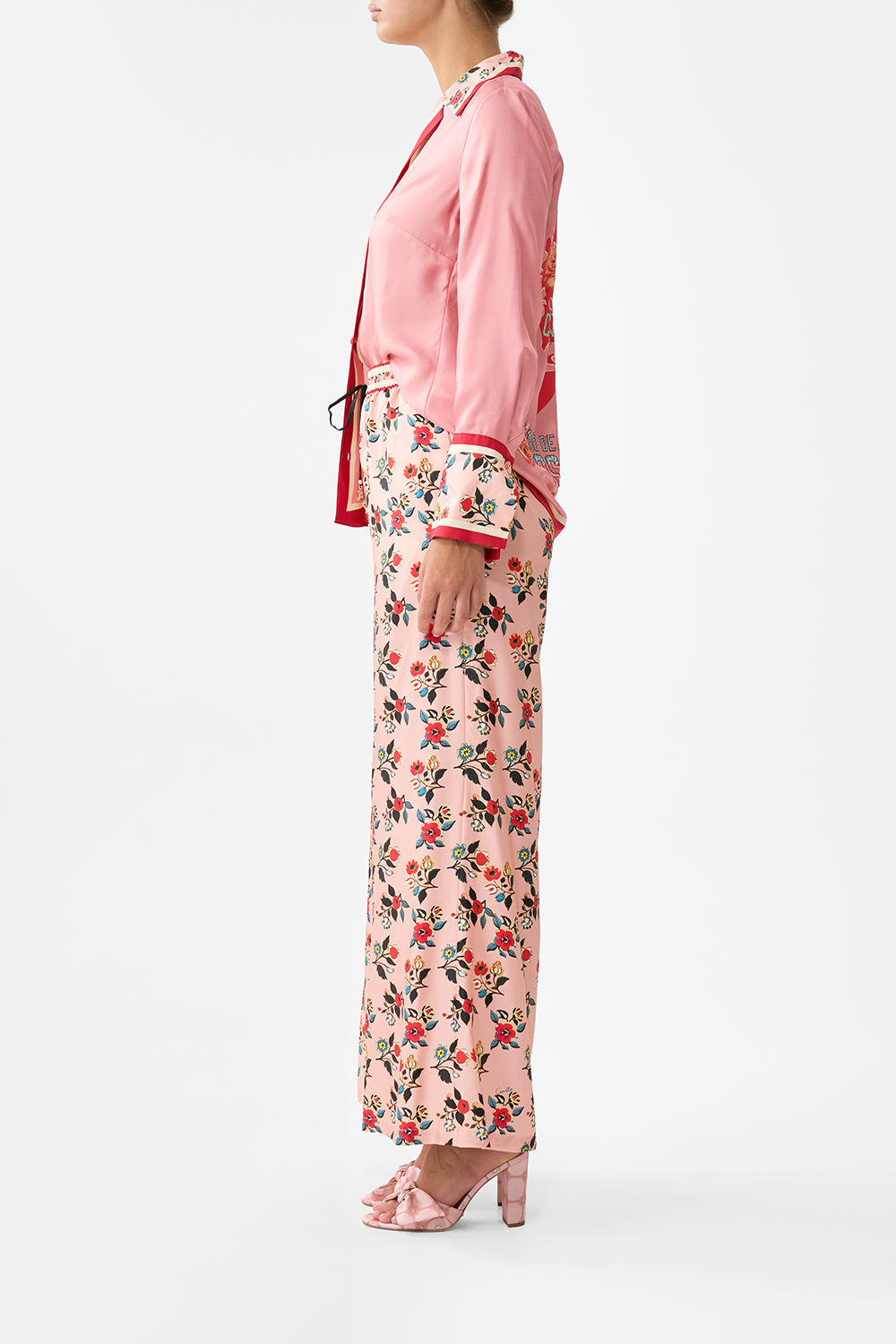 The CAMILLA LOUNGE PANT PINK PORTO in our  print.