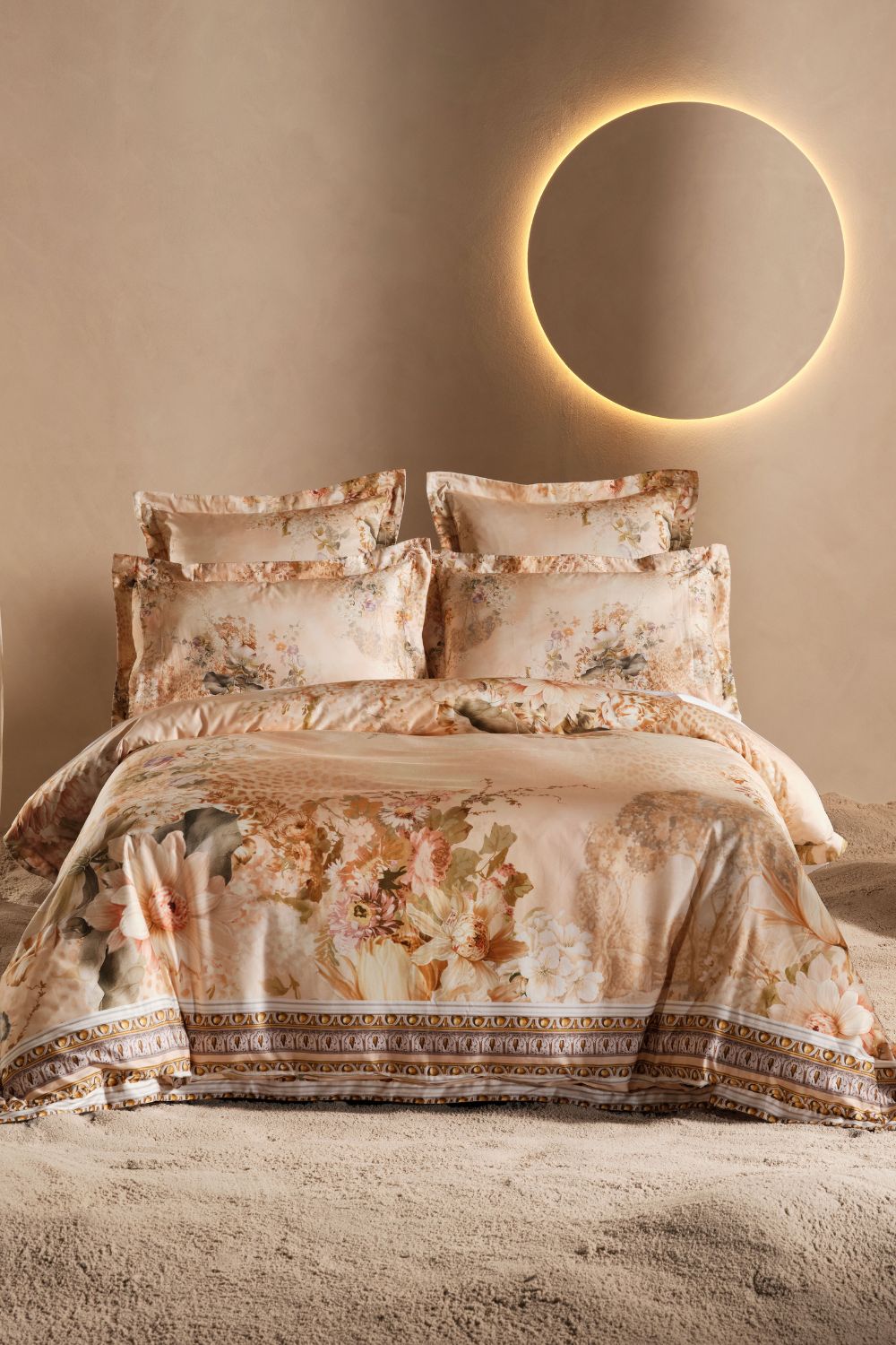 QUILT COVER SET ADORNED IN ANTIQUITY