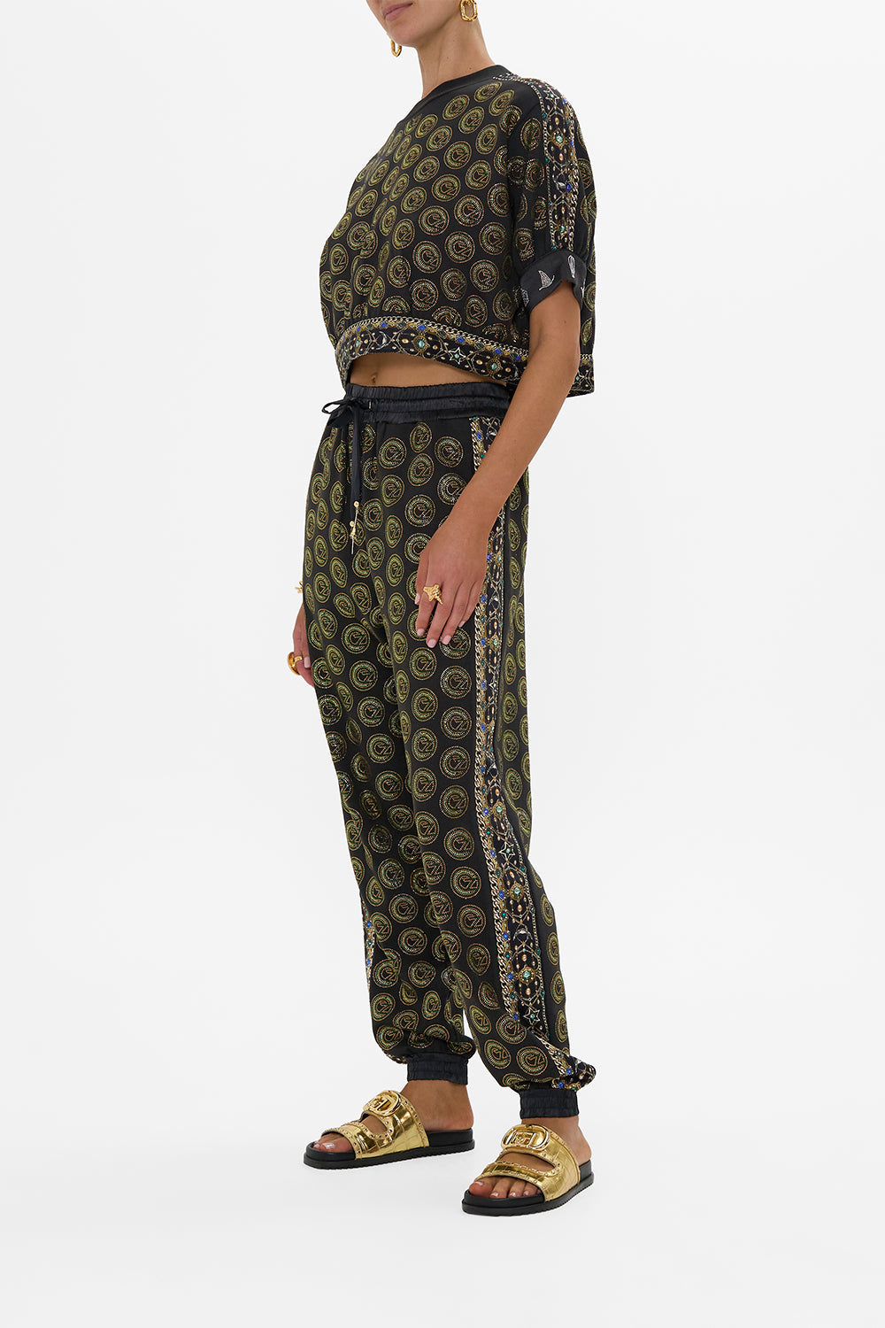 OVERSIZED CROPPED TEE WITH SILK DETAILS DEFY GRAVITY