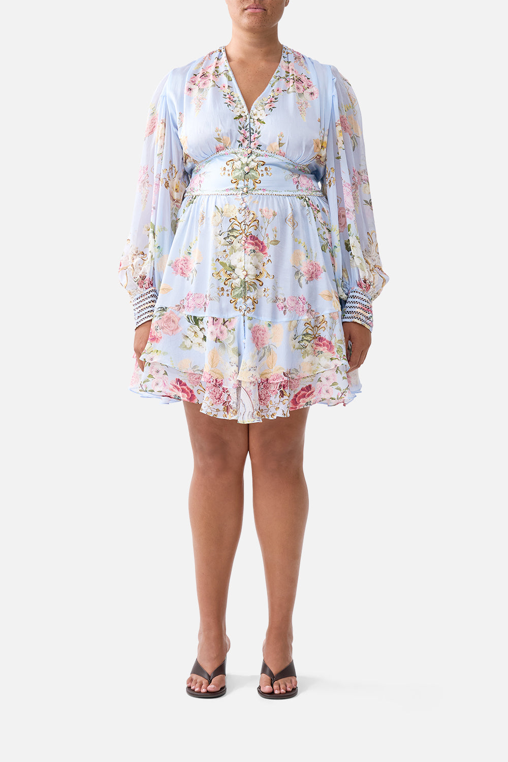 VESTIDO CON VOLANTES ABOTONADO TILED IN TIME
