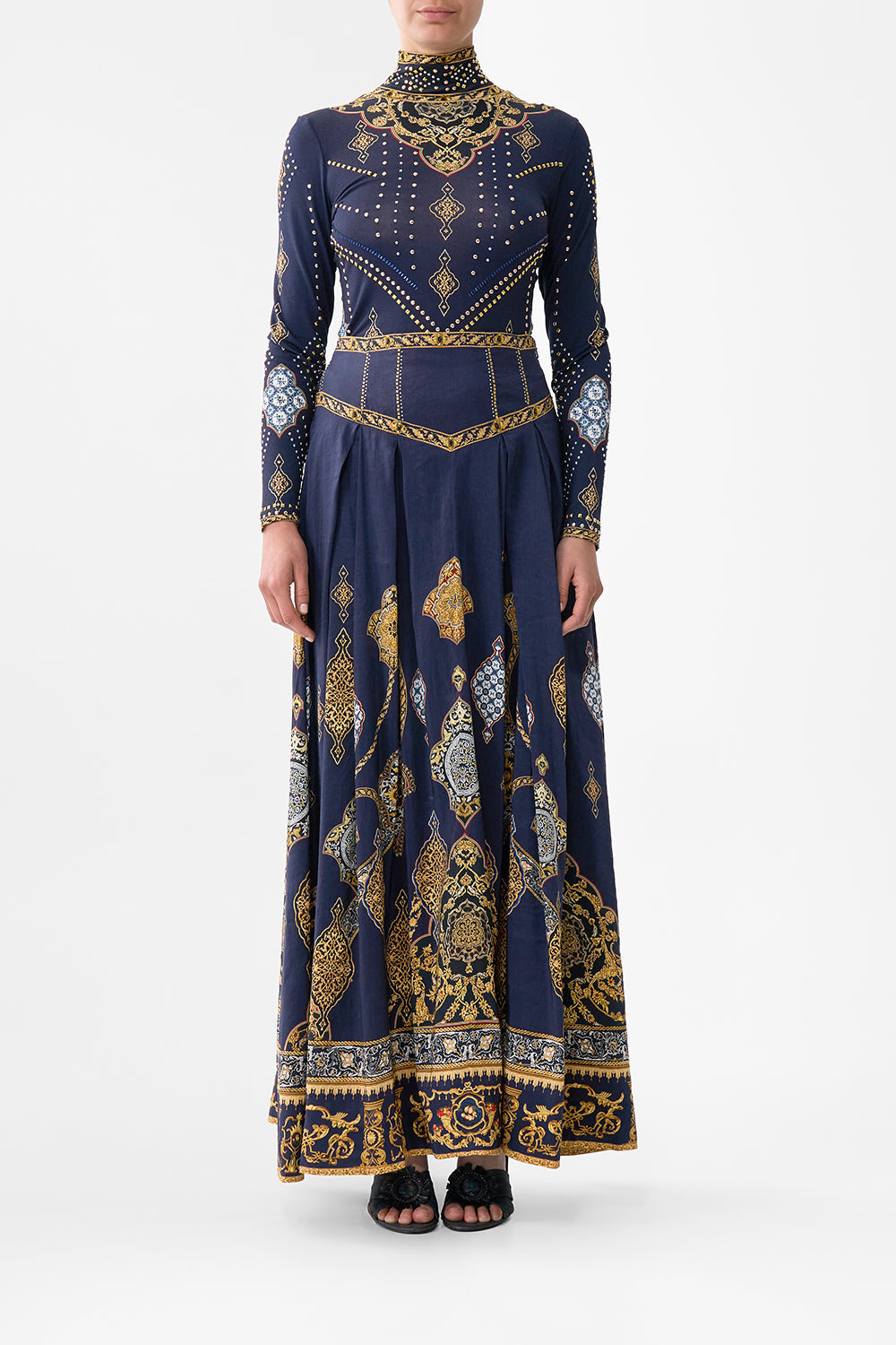 The CAMILLA jersey turtleneck from our print the imperial gate, front model view