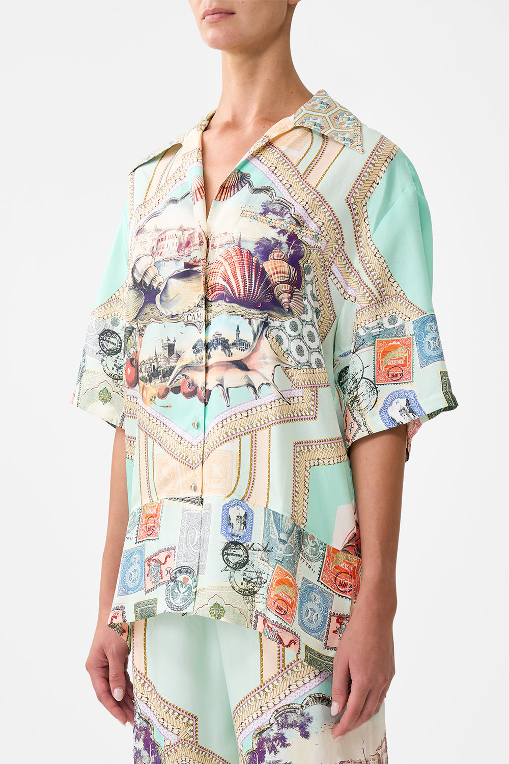 CAMISA OVERSIZE CON BOLSILLO CON AMOR DESDE TURQUÍA