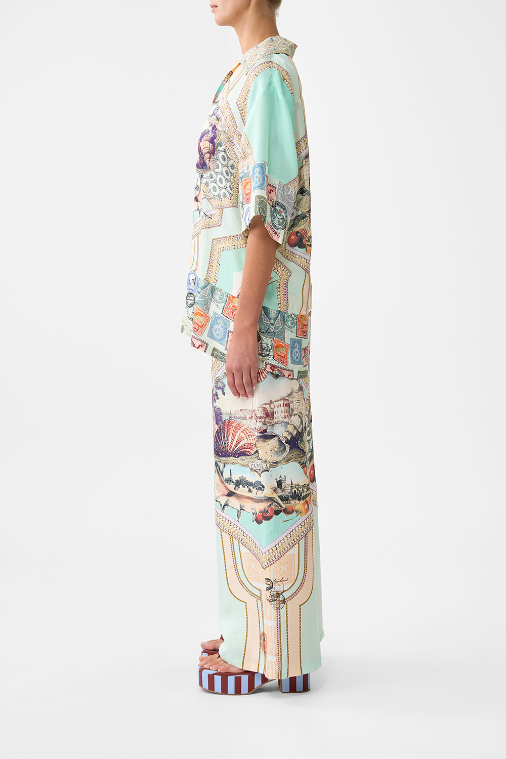 CAMISA OVERSIZE CON BOLSILLO CON AMOR DESDE TURQUÍA