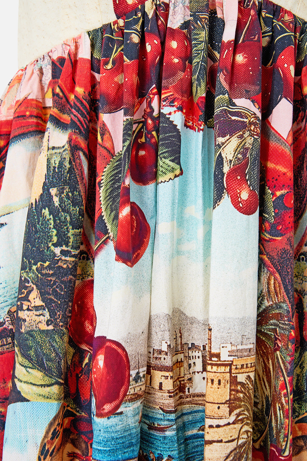 VESTIDO HALTER CON VOLANTES NOTAS DEL VIAJE