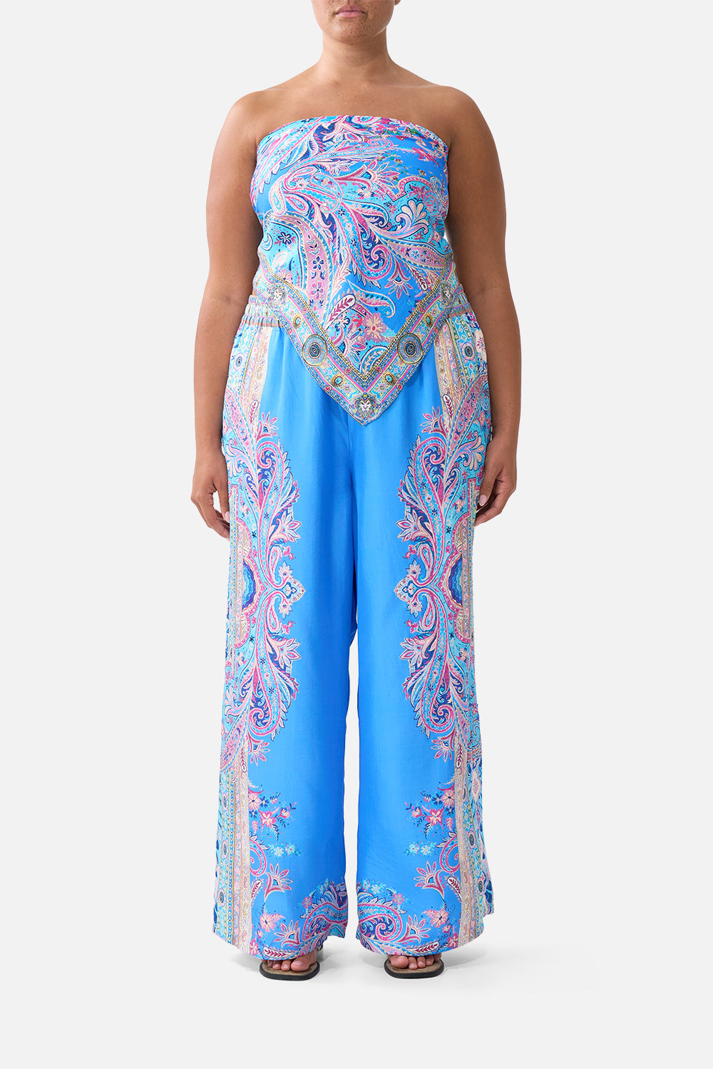 PANTALÓN DE PIERNA RECTA HUELLAS EN EL FOLCLORE