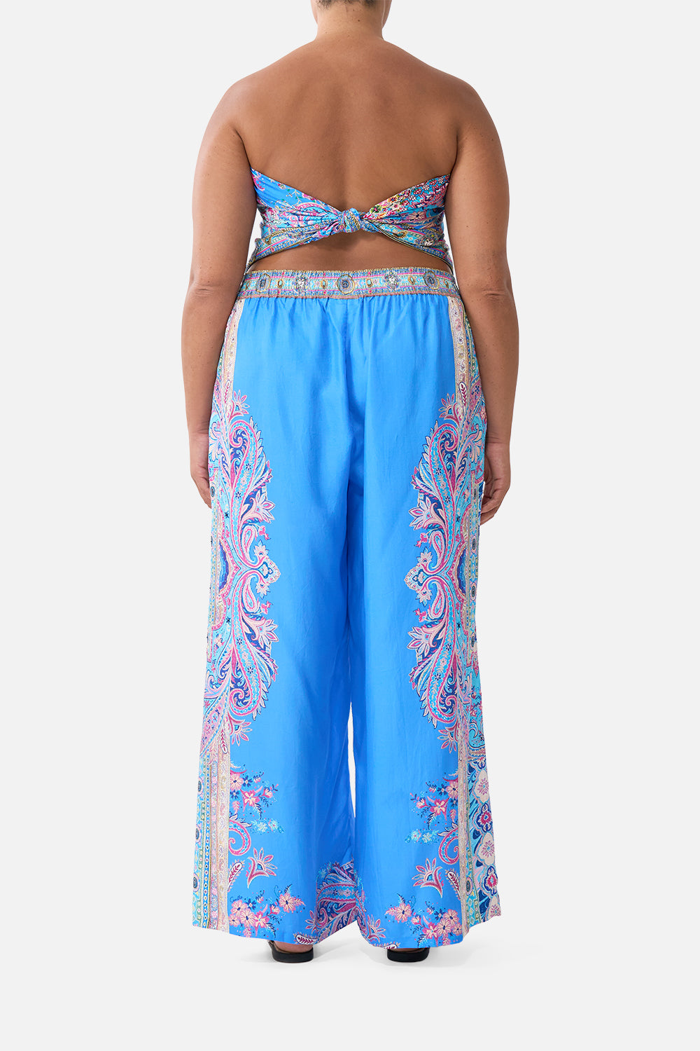 PANTALÓN DE PIERNA RECTA HUELLAS EN EL FOLCLORE