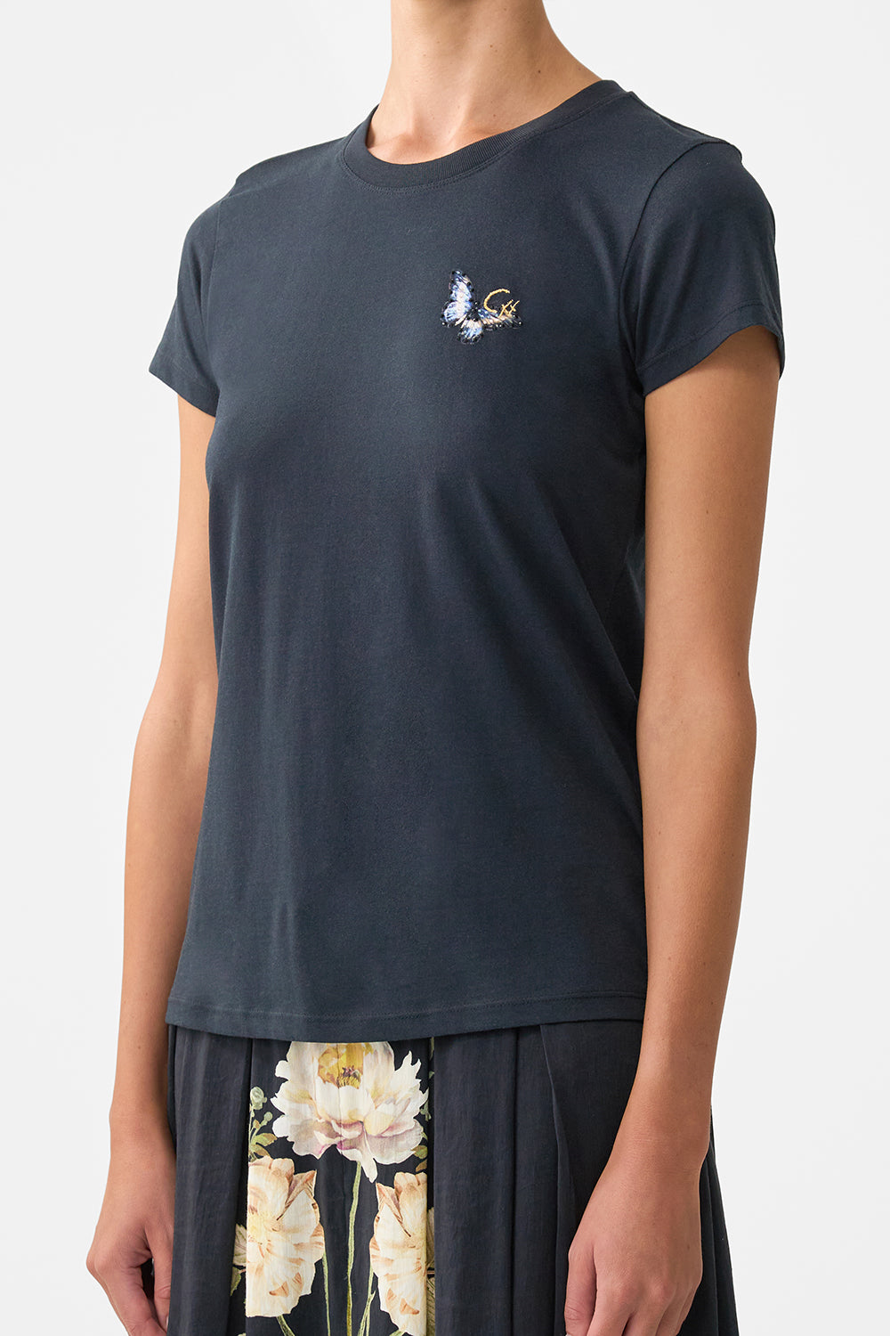 CAMISETA CUELLO REDONDO CORTE AJUSTADO ELEGANCIA OTOMANA