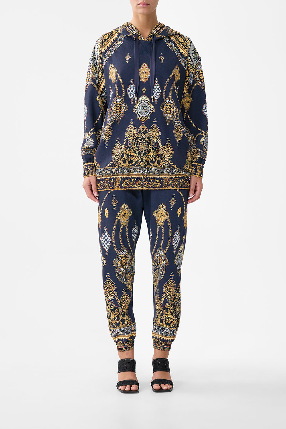 SUDADERA CON CAPUCHA DE SEDA OVERSIZE CON BOLSILLOS THE IMPERIAL GATE