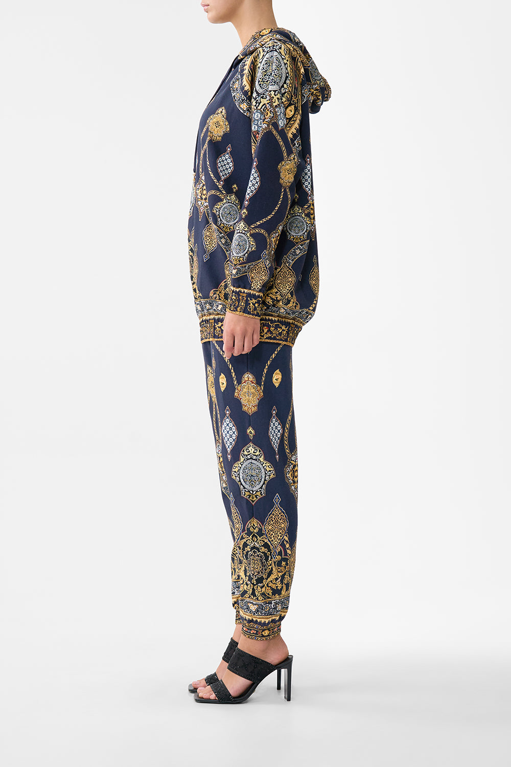 SUDADERA CON CAPUCHA DE SEDA OVERSIZE CON BOLSILLOS THE IMPERIAL GATE
