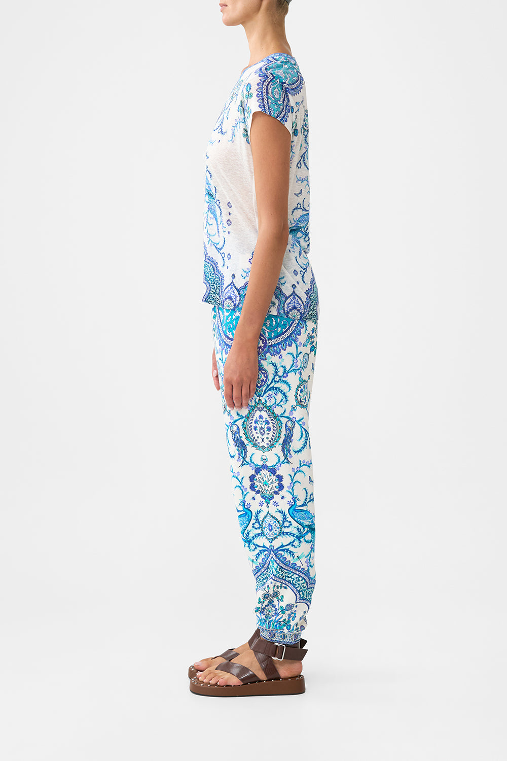 V NECK FITTED TEE ISNIK LULLABY