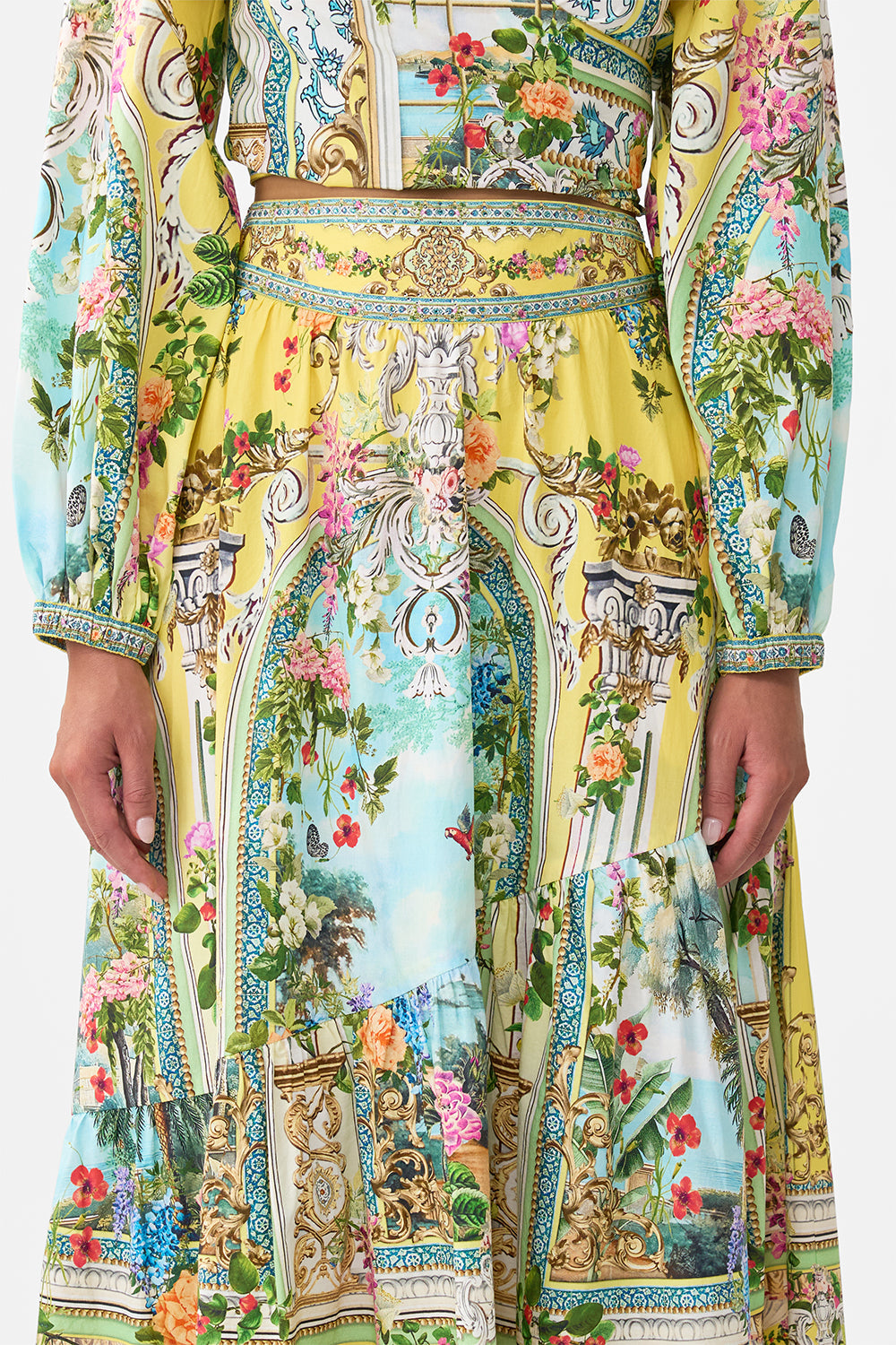 The CAMILLA skirt with shaped seam from our print tales of Topkapi palace