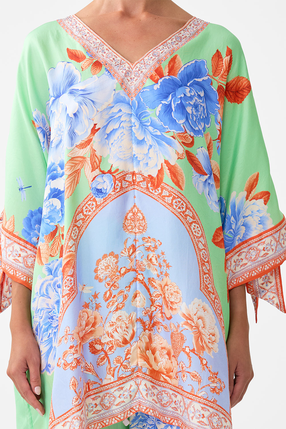 The CAMILLA tie sleeve short v neck kaftan from our print Topkapi pop