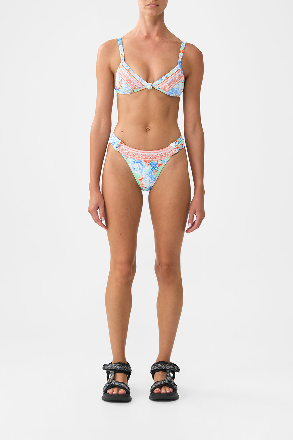 BRAGUITA DE BIKINI REGULAR CON LATERALES FRUNCIDOS ANUDADOS TOPKAPI POP